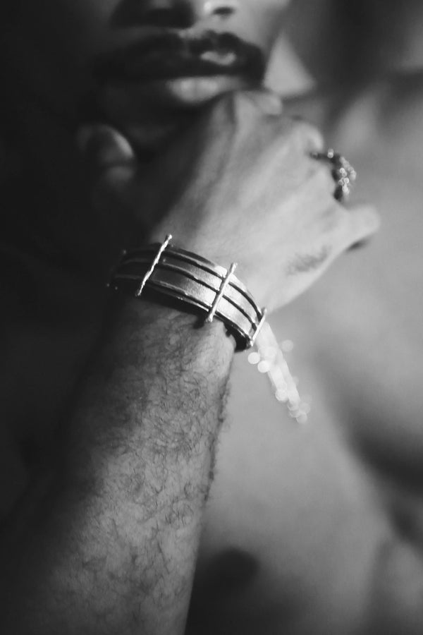 STAVE | Kept Between